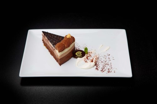 crazy pizza TRILOGY cake