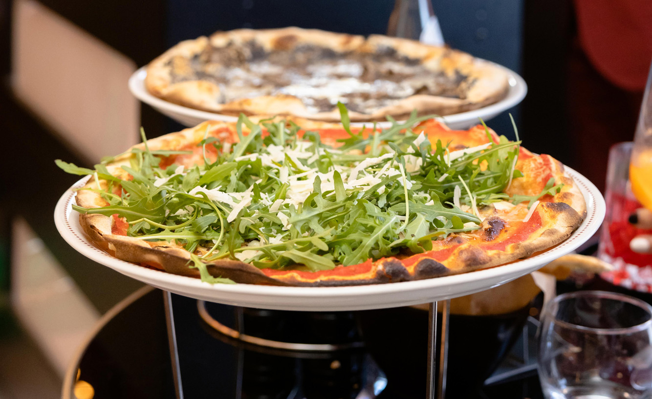 Freshly served pizza.