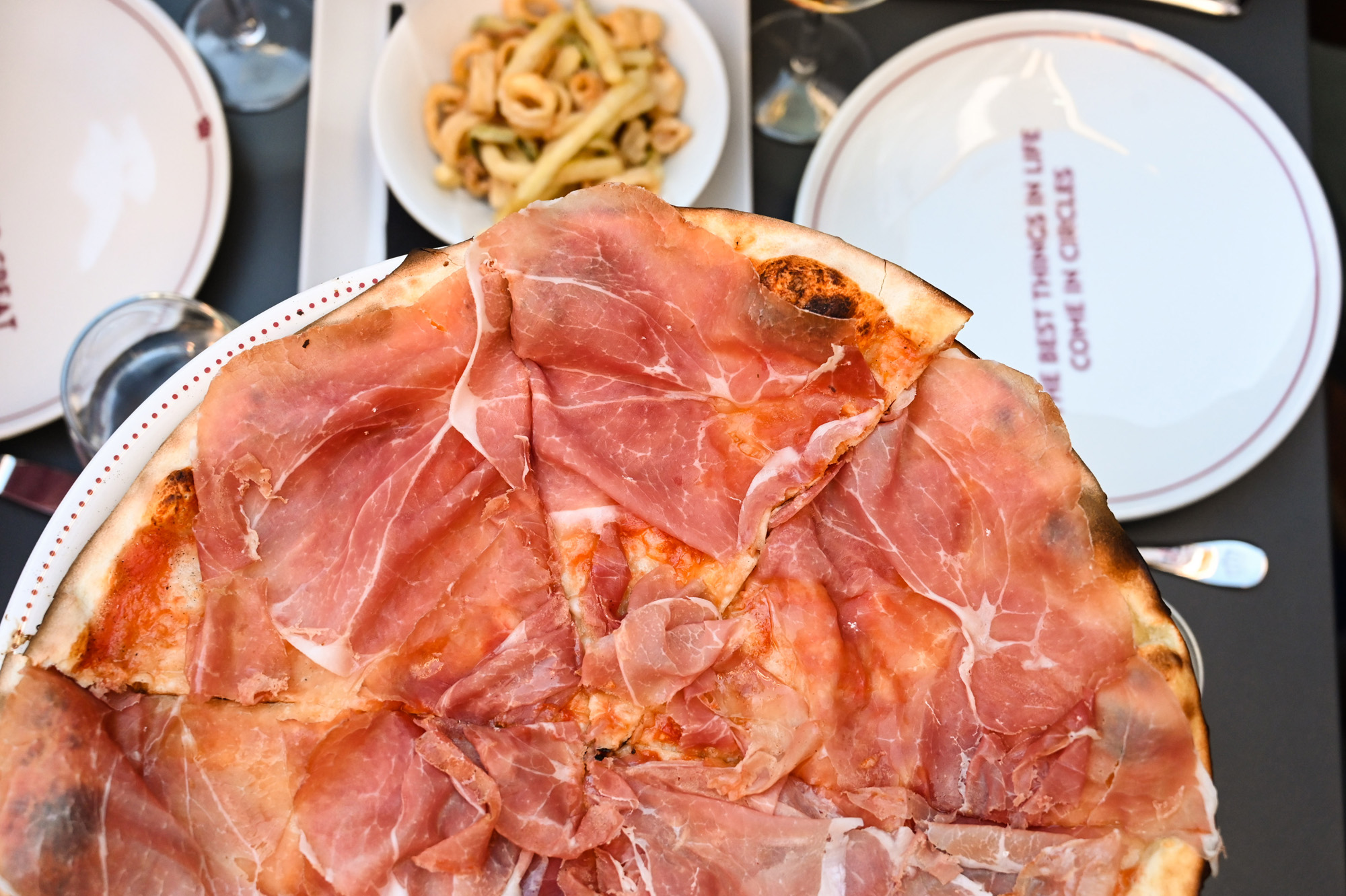 Freshly served pizza.