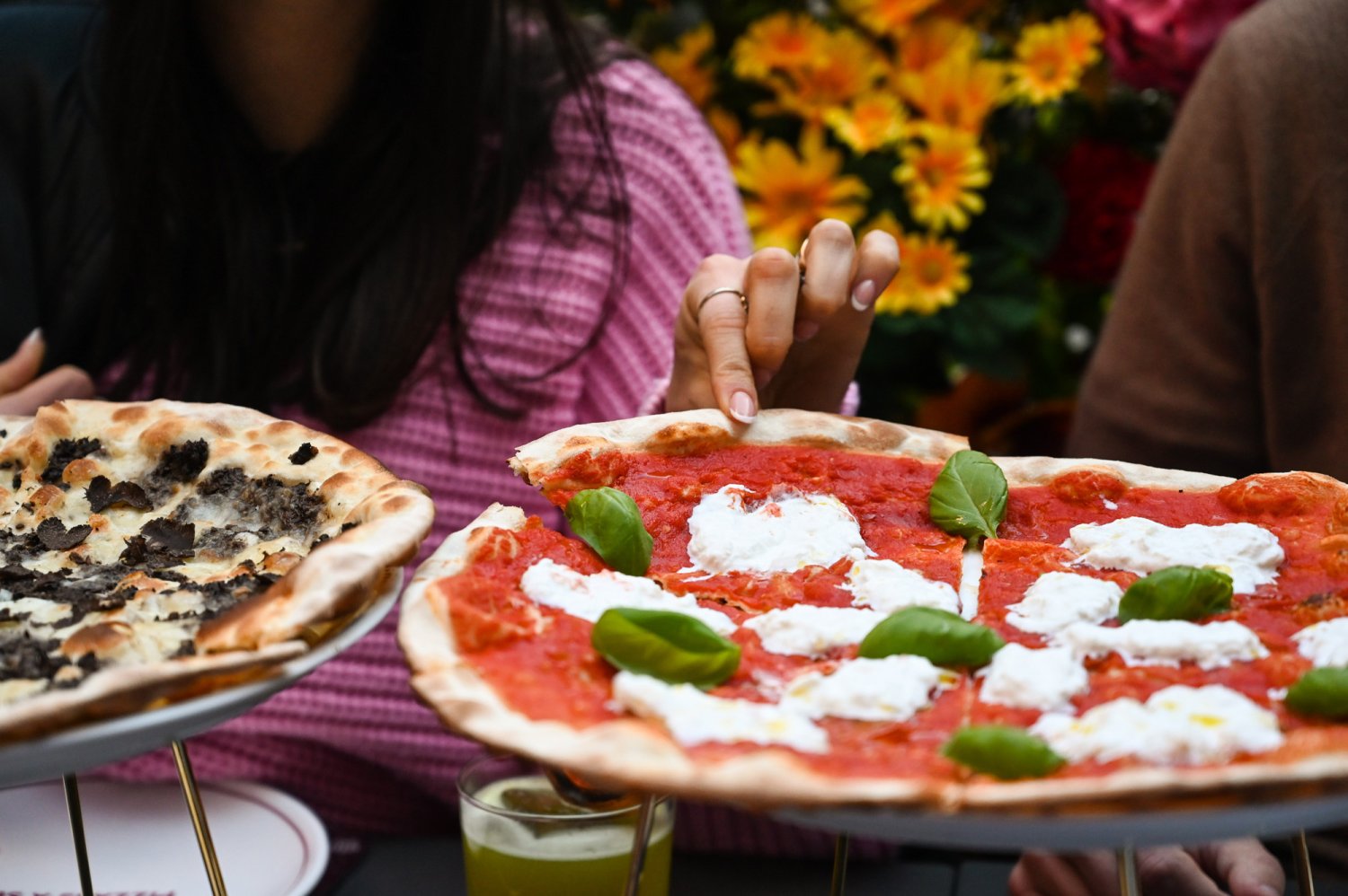 Freshly served pizza.