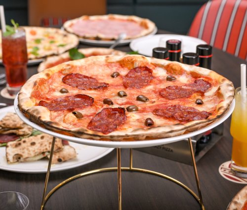 Crazy Pizza Salame & Gorgonzola