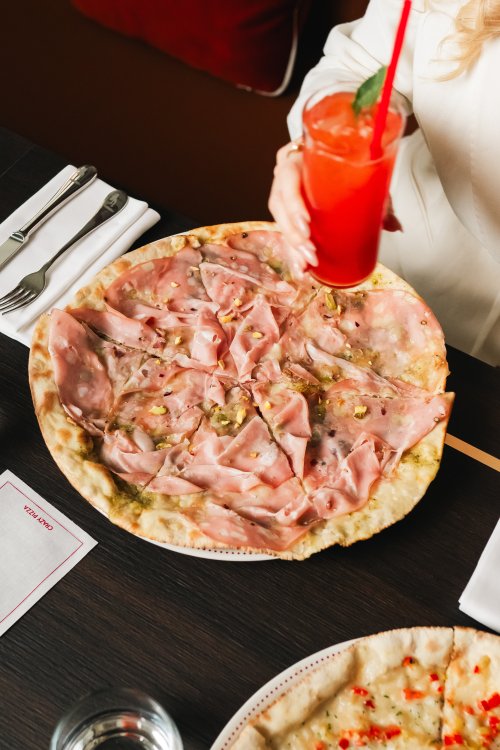 pizza mortadella